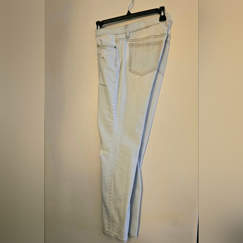 Boston Proper, Very Light Blue Skinny Distressed Knee Jeans Sz 10 Crystal Button